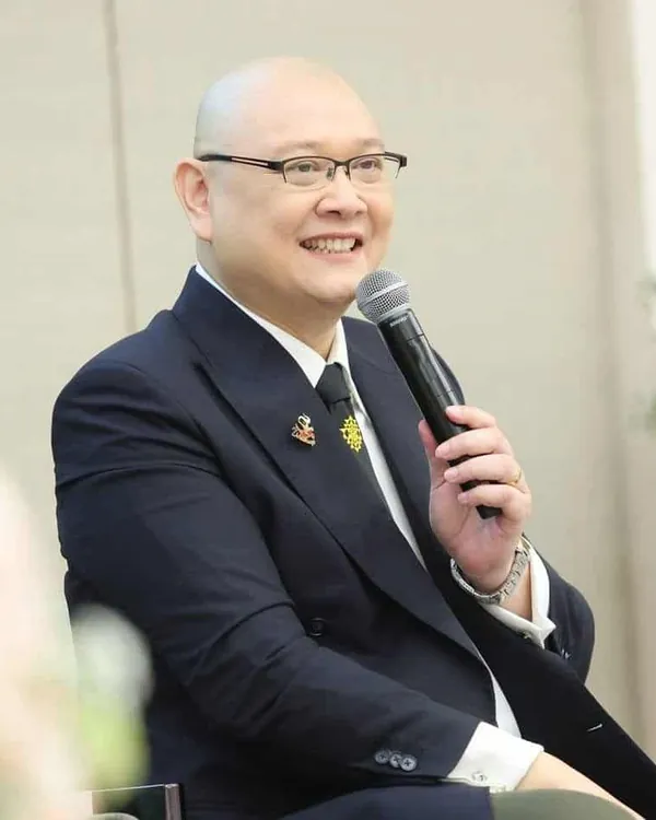 ภาพประจำตัว อาจารย์มงกุฎ โหรดวงขุมทรัพย์